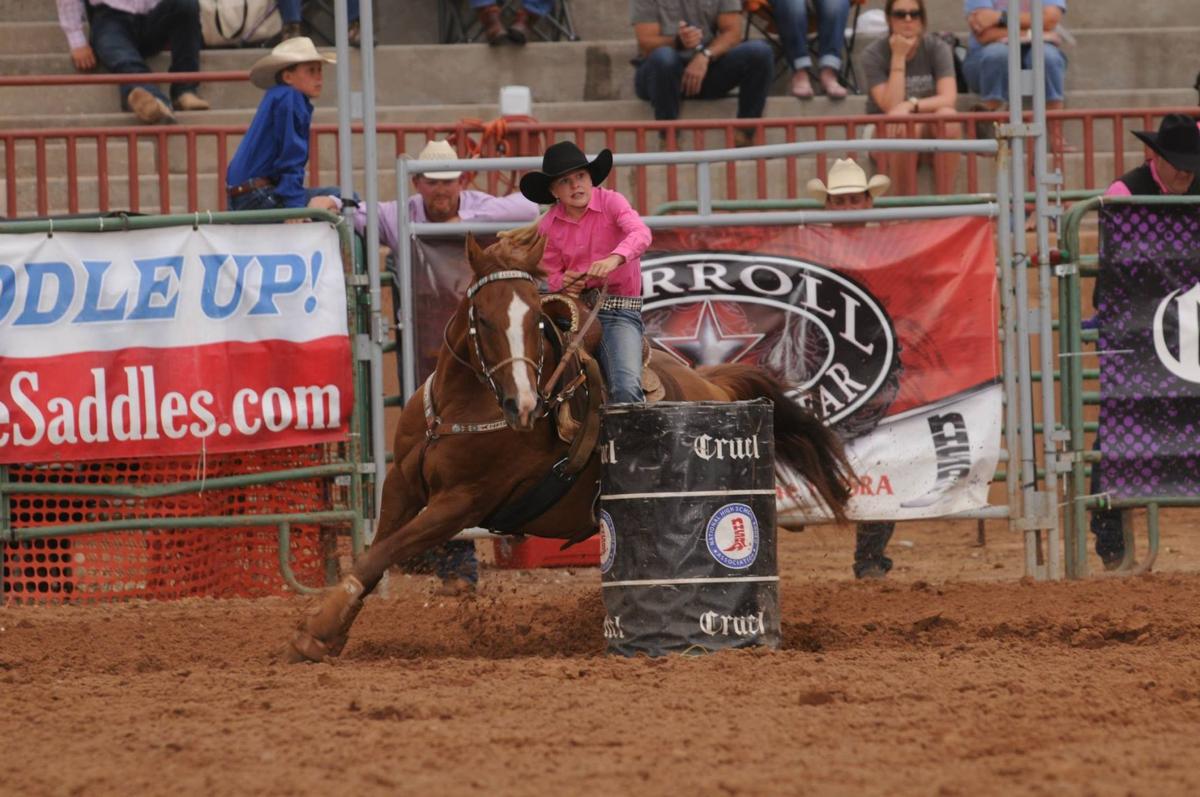 Manor Middle School student to compete in National Junior rodeo finals