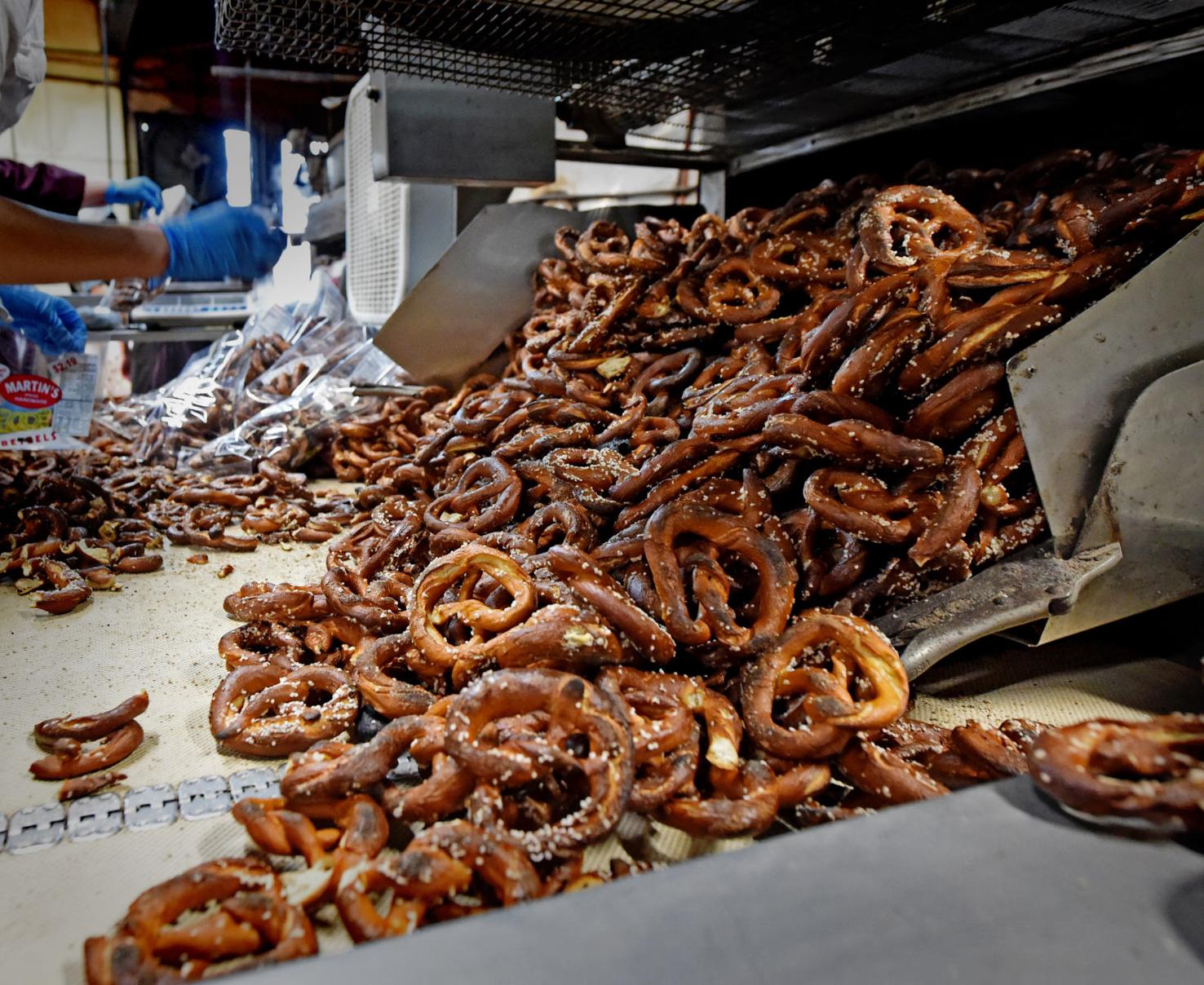 Joe Beddia praises Akronmade Martin's Pretzels in Bon Appetit gift