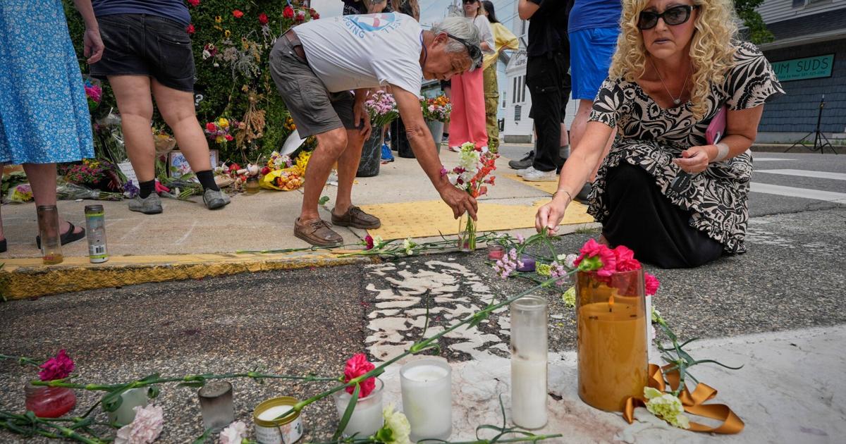 Lawmakers demand answers after 'bombshell' report about ICE officer shooting in Maine Democratic members of Congress are demanding answers about Homeland Security's vetting and training of immigration enforcement officers By LISA MASCARO - AP Congressional Correspondent Jul 17, 2026