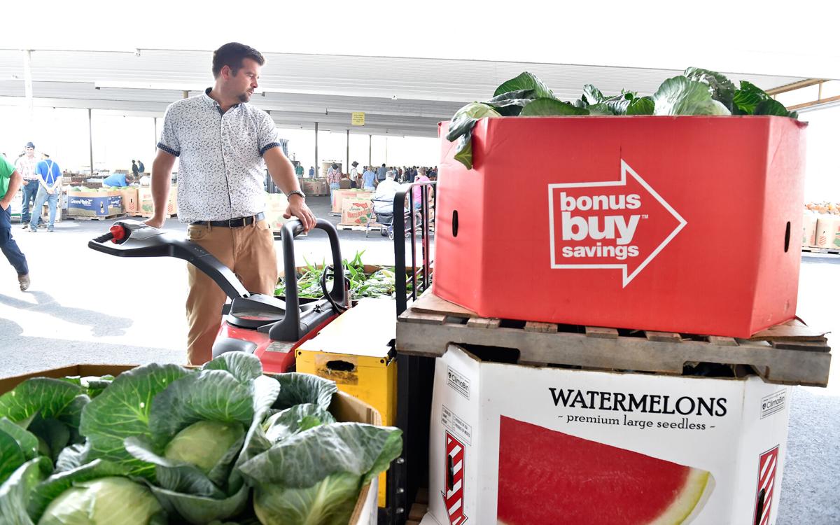 A day at Weaverland and Leola produce auctions [photo slideshow