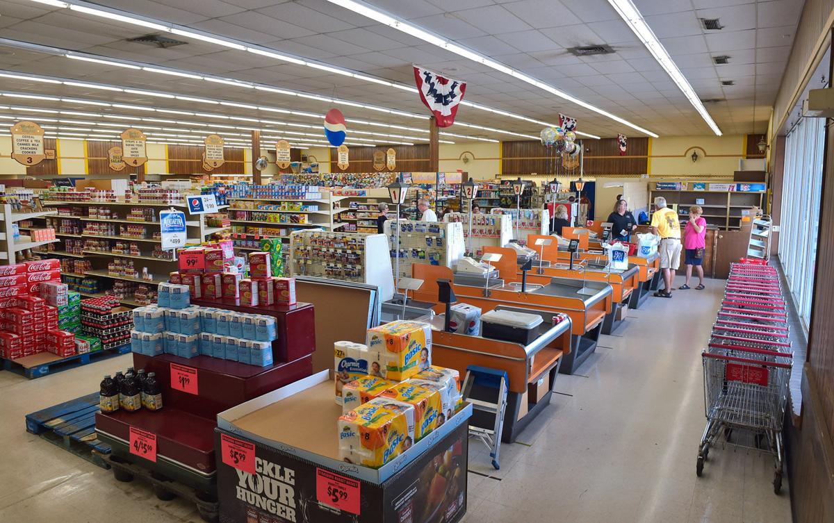 Community grocery 'landmark' Strasburg Market Basket closes its doors