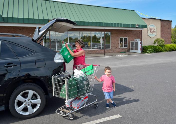 Community grocery 'landmark' Strasburg Market Basket closes its doors