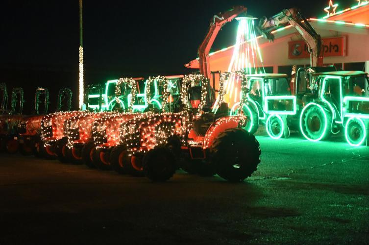 Messick's Christmas Lights [photos] Local News
