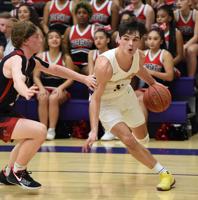 In front of sold-out gym, Lancaster Catholic edges McCaskey after 12 lead changes in L-L quarterfinal
