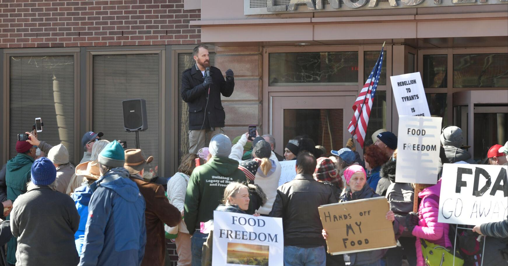 Amos Miller's supporters rally outside Lancaster County courthouse - Vimarsana News