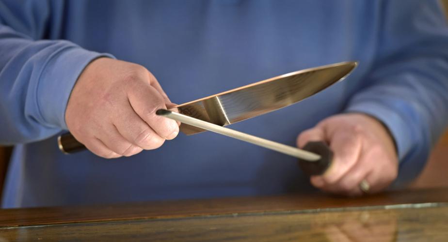 Keeping kitchen knives sharp is all in the angles, abrasives Food