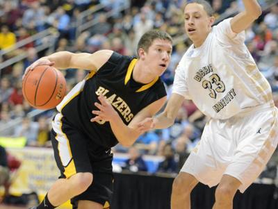 Lm Grad Hess Helps Messiah Hold Off Lbc In Men S Basketball
