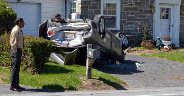Car rolls onto roof in Lincoln Highway East crash Sunday morning | News ...