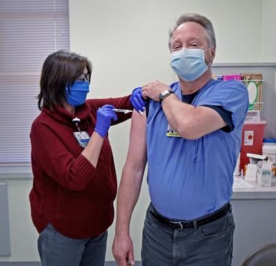 Penn Medicine Lancaster General Health To Require Covid-19 Vaccine For Staff Health Lancasteronlinecom