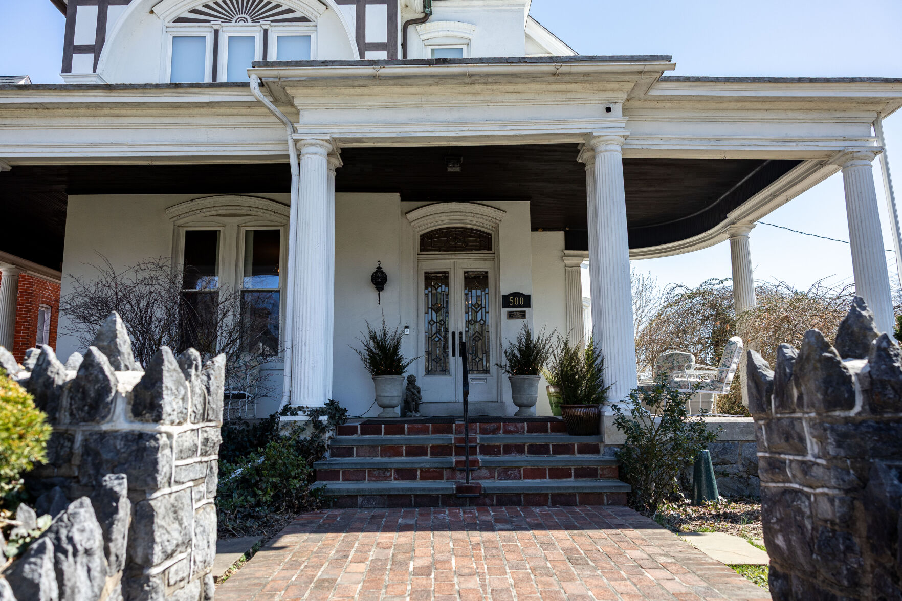 This old Columbia house came with history, stained glass and 40