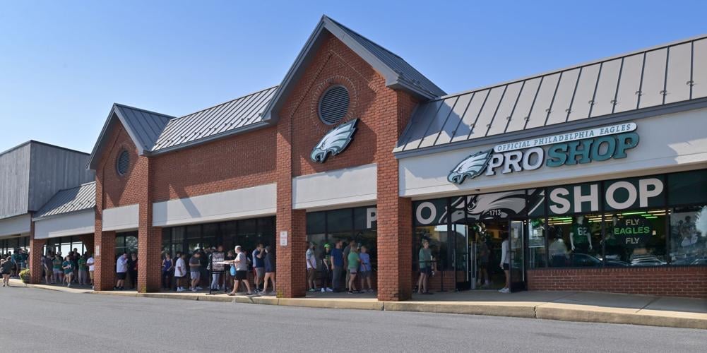 Eagles fans line up to snag retrostyle jerseys at the official Pro