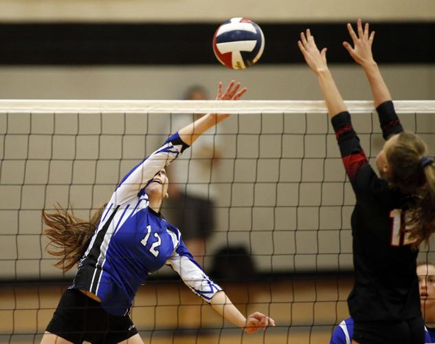 Elizabethtown girls volleyball team goes on road to earn victory at