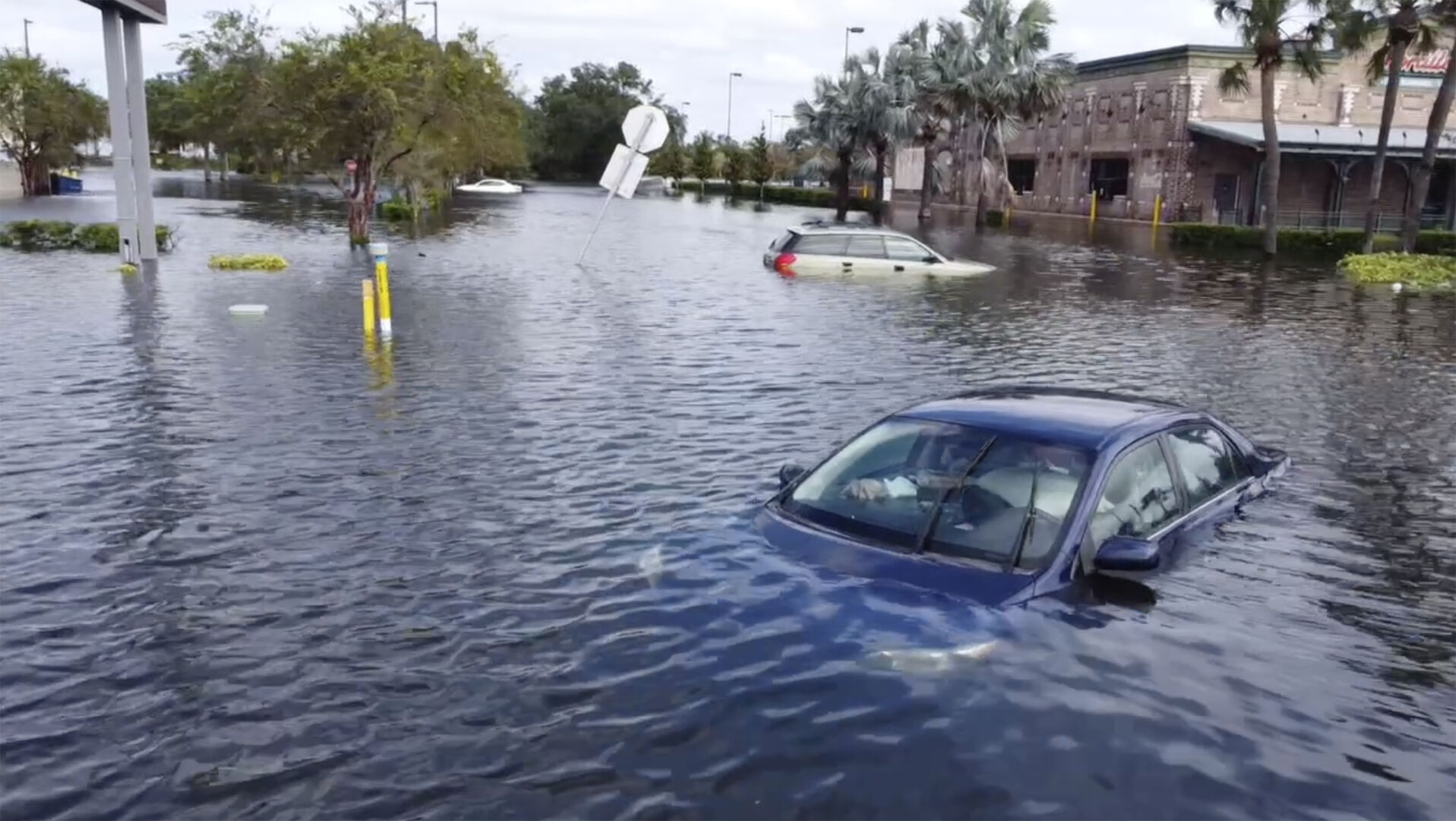 Al Menos 5 Muertos, 12 Tornados Y 3,4 Millones De Clientes Sin Luz Tras ...