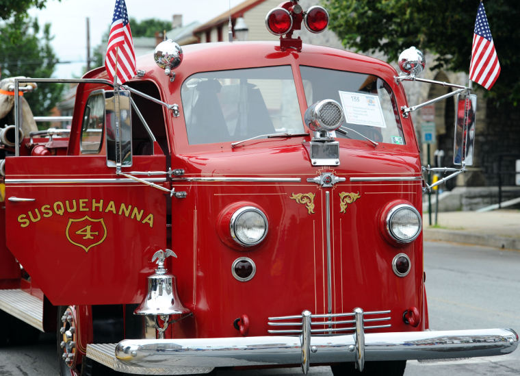 First Thunder on the River crowds Columbia with classic cars Local