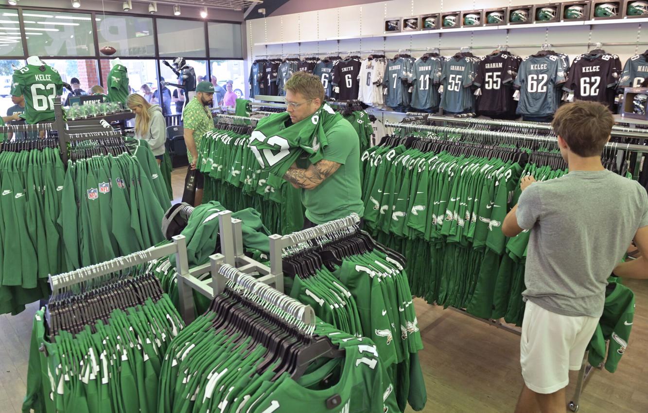 Eagles Pro Shop 8.jpg