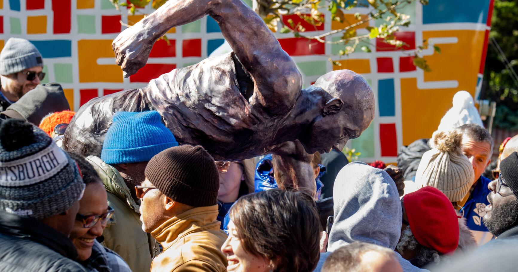 Statue of Barney Ewell dedicated in Lancaster City plaza [photos]