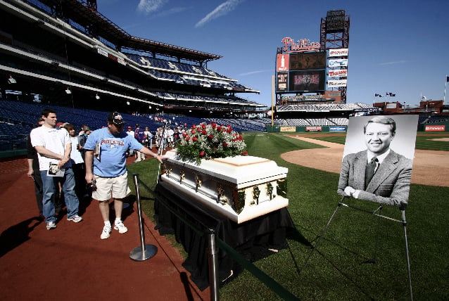Phillies' fans pay respects to Kalas at ballpark, News
