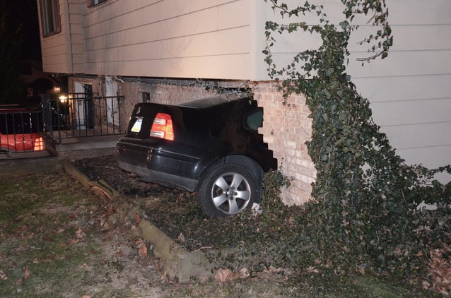 Car crashes into Lancaster Twp. home | News | lancasteronline.com