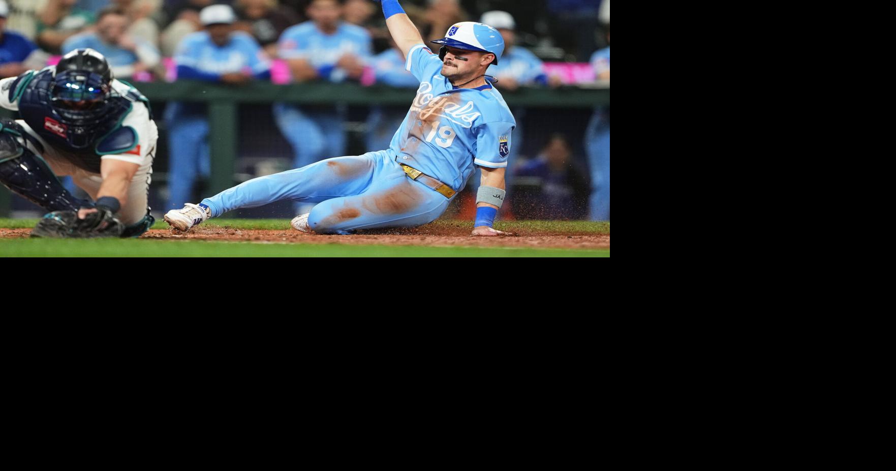Massey scores in 10th on Garcia's sacrifice fly, Royals beat Mariners 3-2