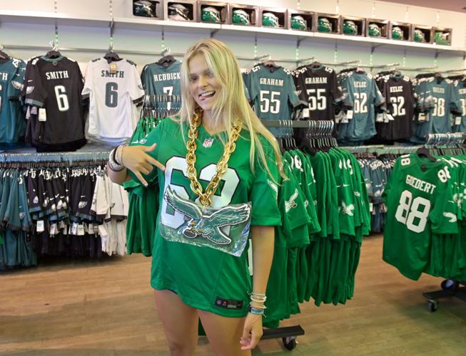 Eagles fans line up to snag retrostyle jerseys at the official Pro