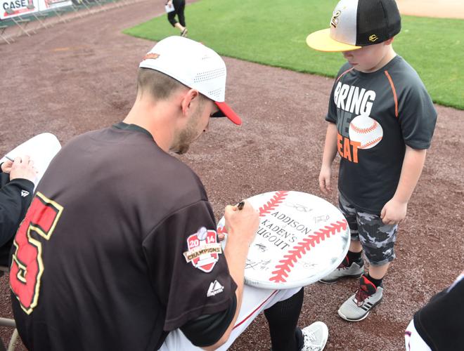 Barnstormers celebrate Fan Fest Saturday, take on Black Sox [photos