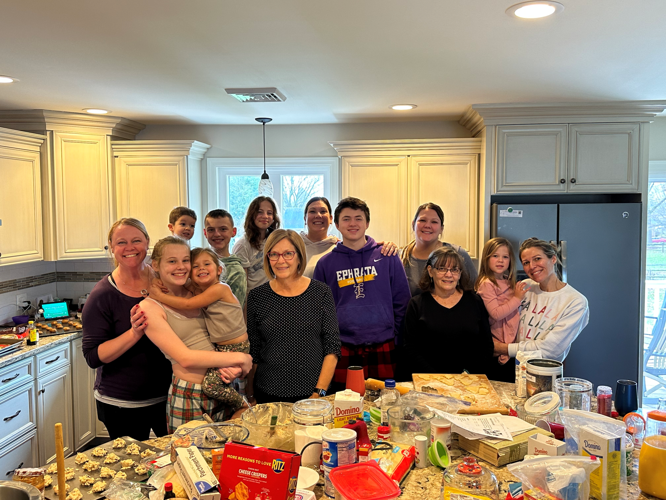 Holiday Traditions D17 Cindia Rutt cookie day new group.png