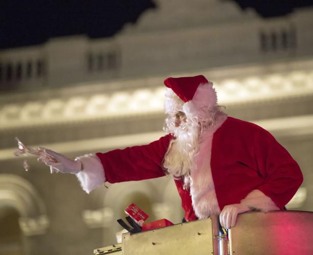 Large crowds gather to celebrate Menorah lighting, Mayor's Tree