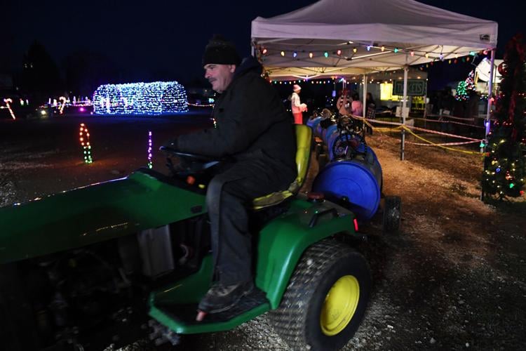 Terre Hill celebrates the holidays with Christmas in the Park [photos] Local News
