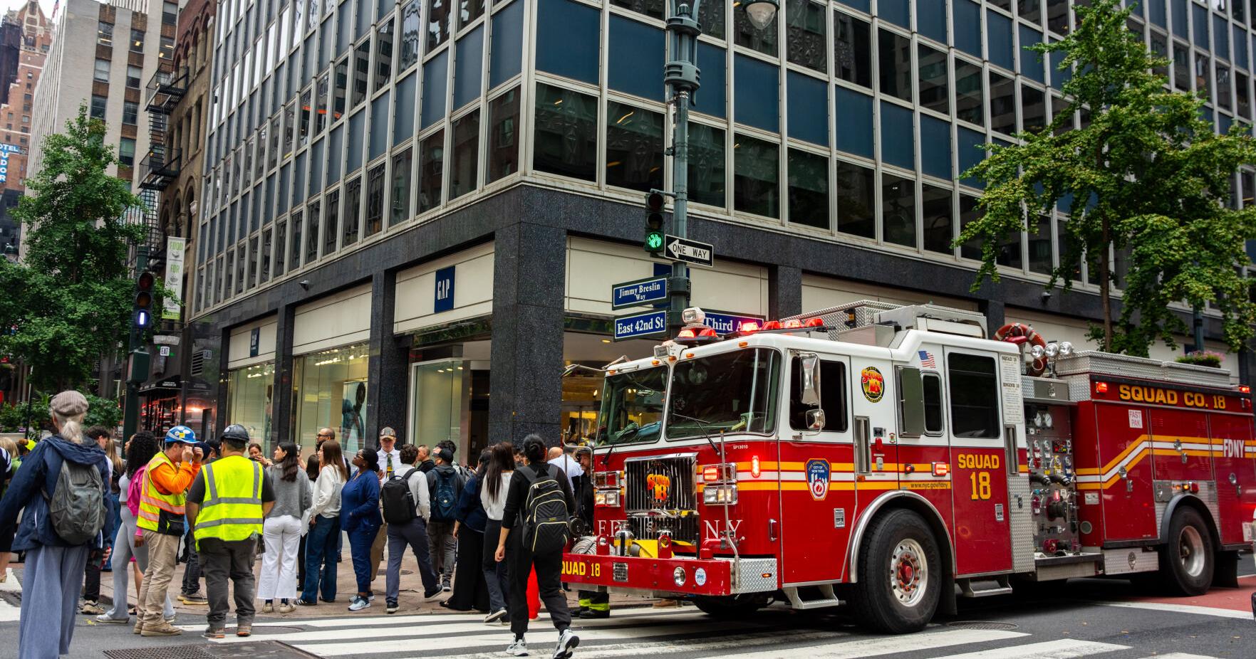 Manhattan high - rise to be stabilized after columns buckle , forcing evacuations