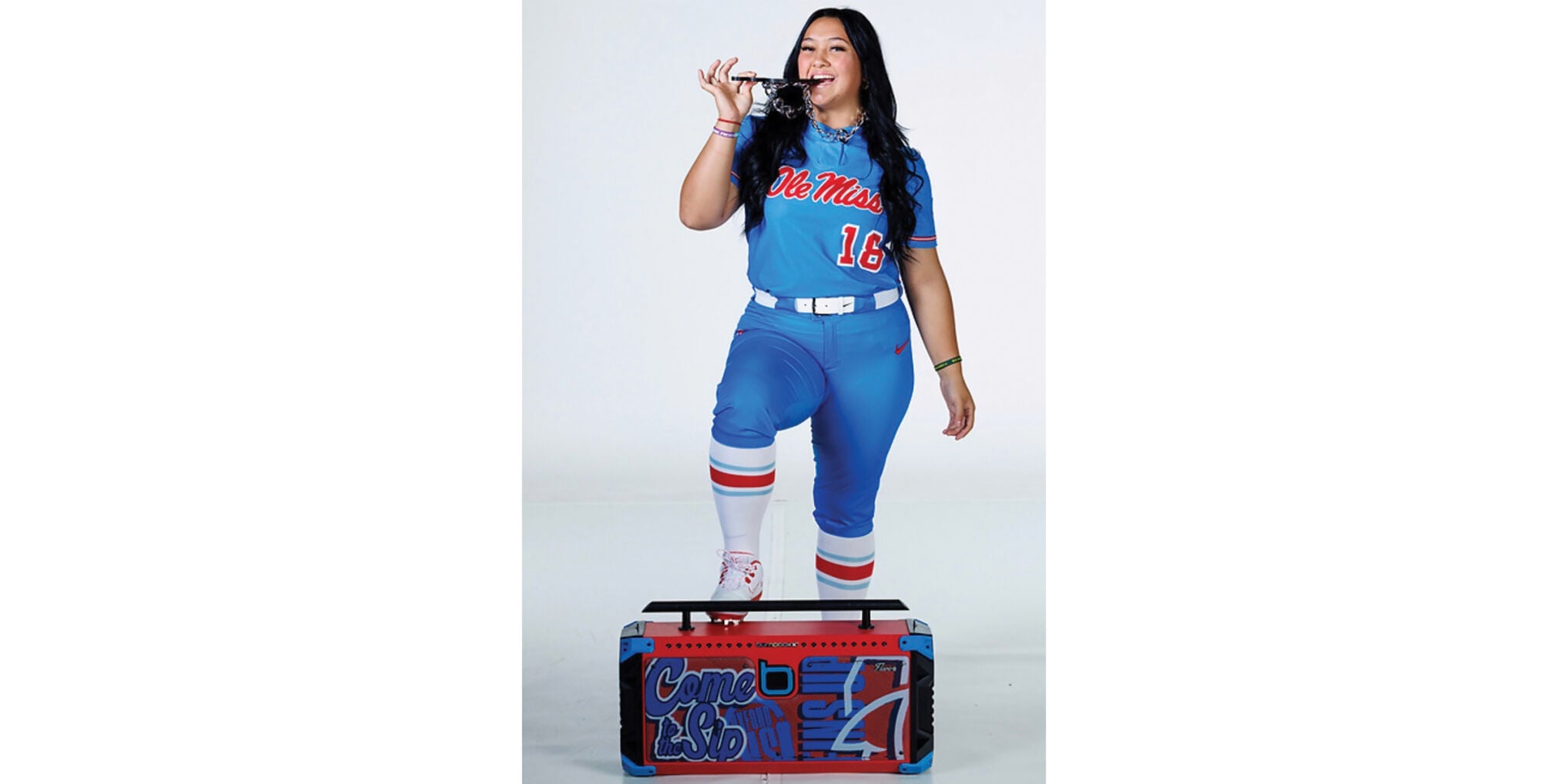 Softball phenom verbally agrees to play for Ole Miss
