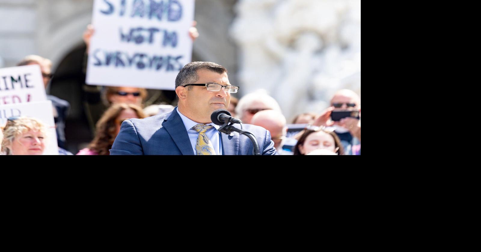 Rozzi, joined by childhood sexual abuse victims, urge Senate to vote on