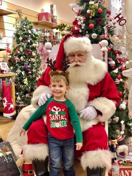 Beloved Santa makes special trip to Westmoreland Mall