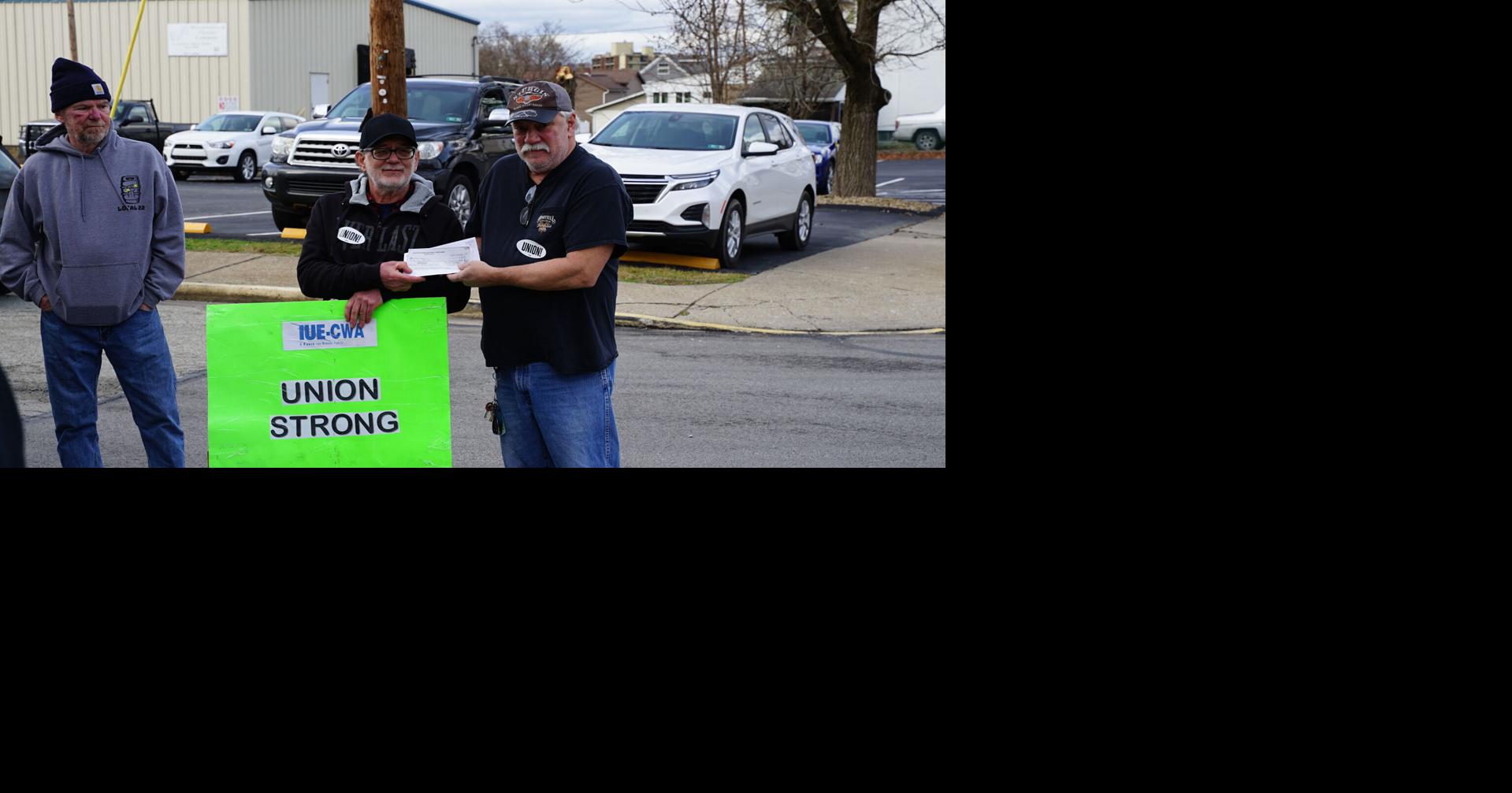 Picketing union workers receive donation Local News