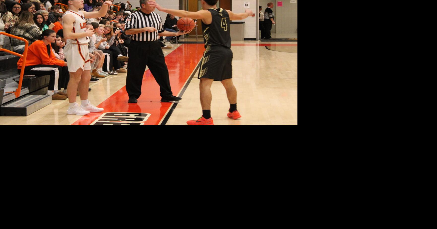 Wildcats squander big lead, fall at the buzzer to PT