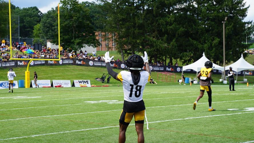 Steelers' Offense Aces Preseason Test in 27-17 Win Over Buccaners, Why  Kenny Pickett Looked Sharp