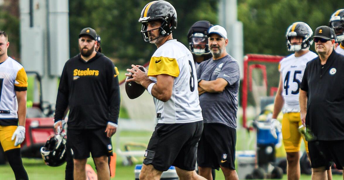 With preseason plans undecided, Aaron Rodgers embraces his mentorship role