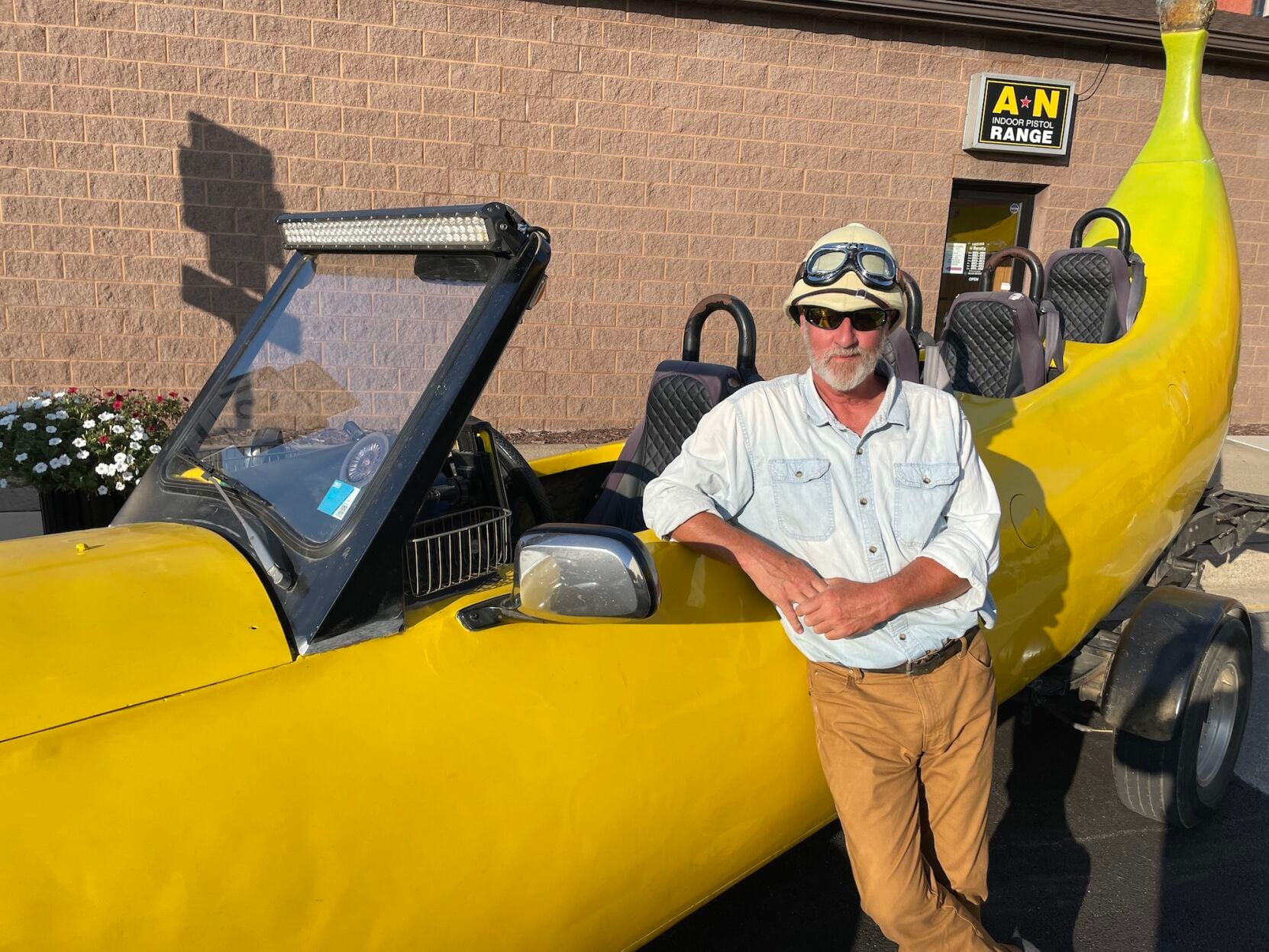 Big Banana Car turns heads at Yellow Tie Gala | Local News