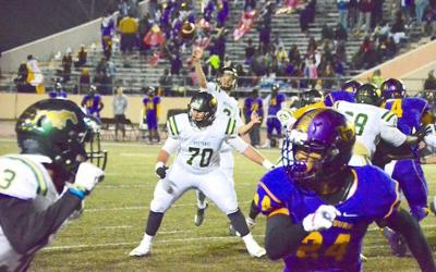 Mustangs Beat Hattiesburg 37 14 News Leader Call Com