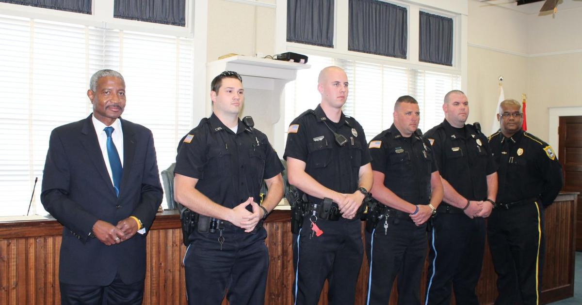 Lmpd Ranks Five officers join LPD ranks | Local News | leader-call.com