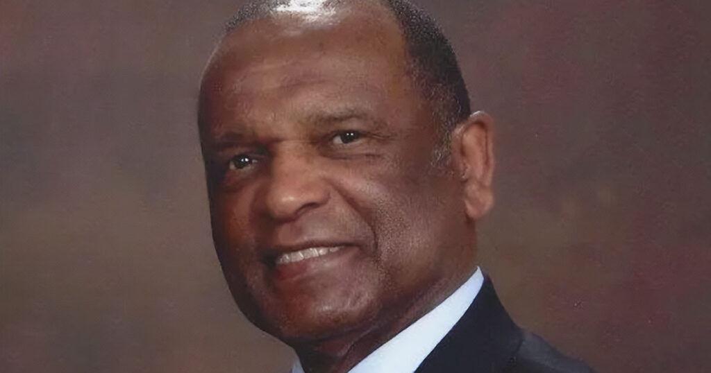 Dem state leader stepping down amid email scandal - Vimarsana News