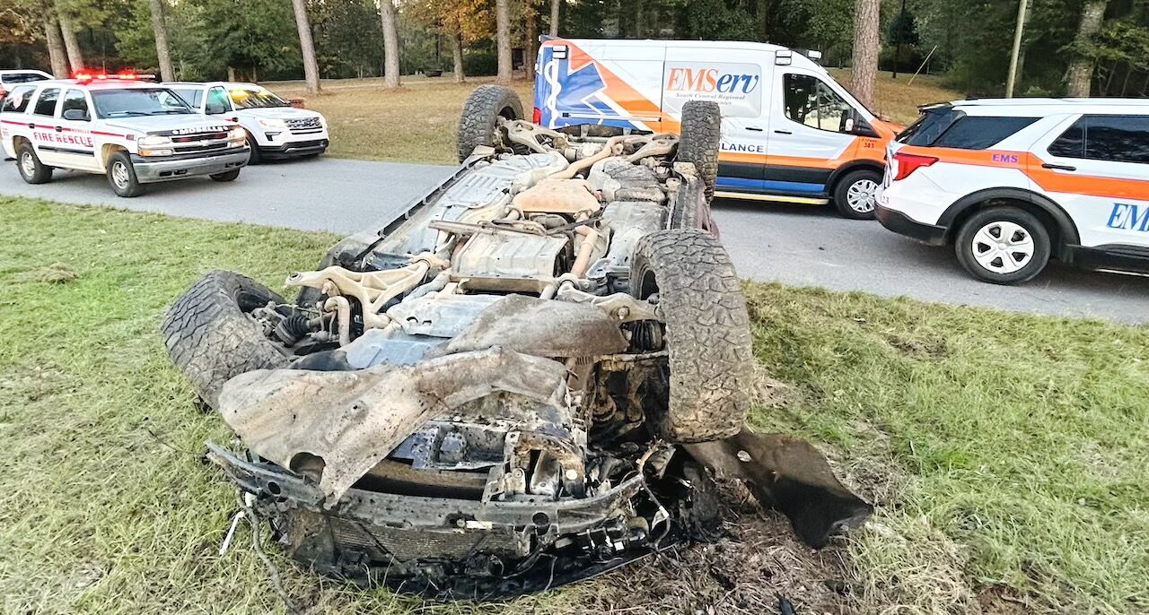Man injured in rollover wreck | News | leader-call.com