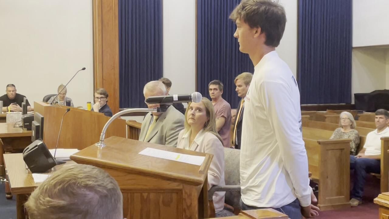 Victims brother Joshua Carter faces sisters killer in court |