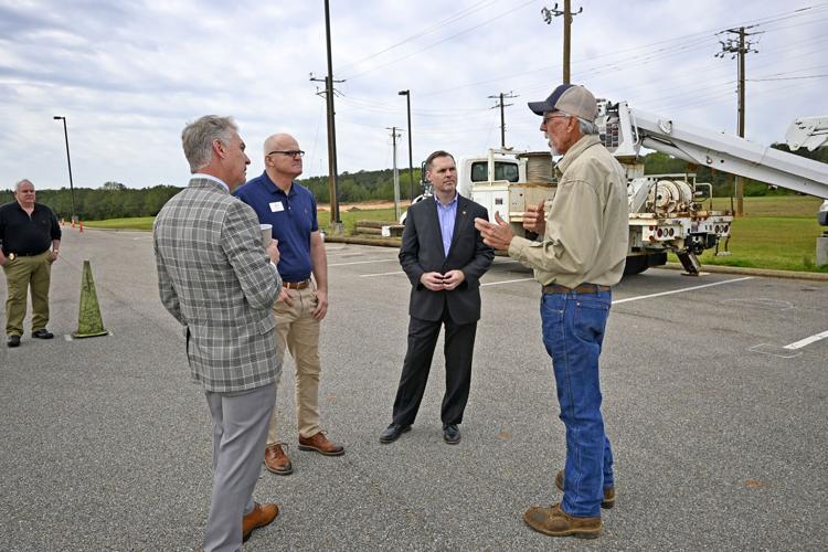 Congressman Guest tours Jones College’s Jasper County Center JC News