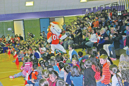 Bronco mascot a hit at intermediate school | Free Content ...