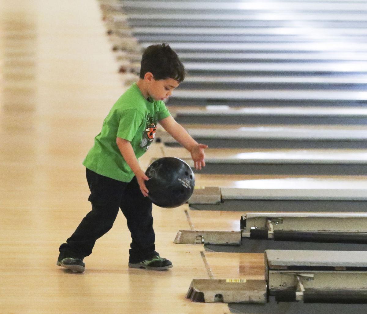 Crash Of Pins Returns Once Again To Vero Bowl At Majestic Plaza Business Other Sections Bar Beach Bowl Bowler Bowlers Bowling Center Day Debbie Carson Far Happy Healy Lanes League