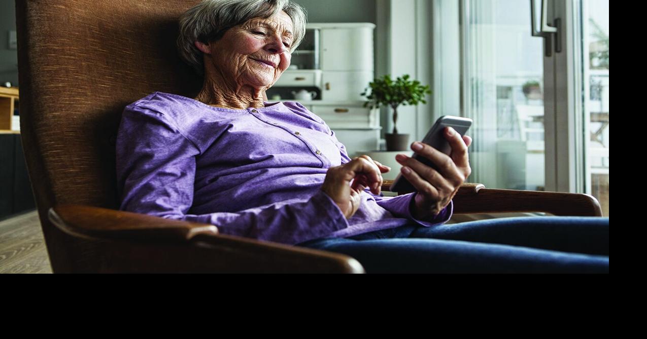 What are the warning signs of social isolation?