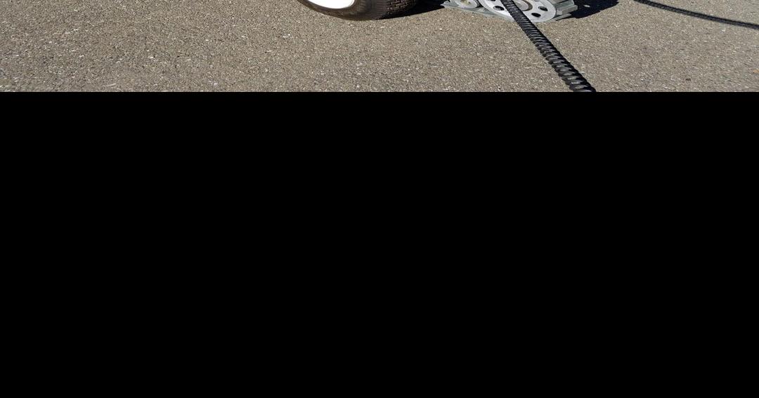 Explosive Ordinance Disposal Team Deployed to Pipe Bomb, Near Valley