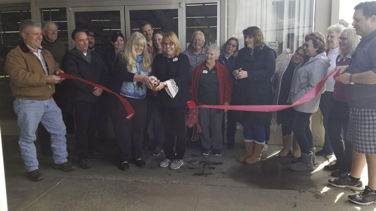 Interfaith Food Bank Cuts Ribbon On New Thrift Store Location