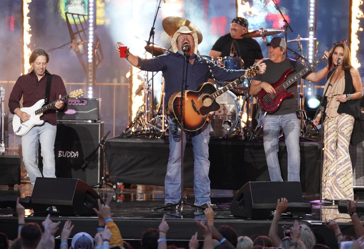 Toby Keith country singer songwriter dies at 62 after stomach cancer