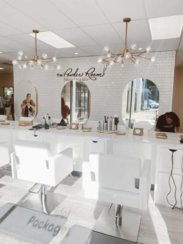 Young family moves to St. Clair, opens blow dry and beauty bar: 'I